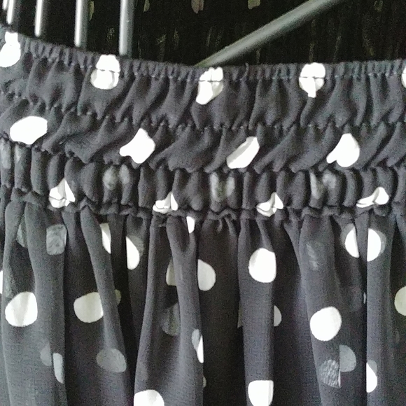 St.Michael POLKA DOT SKIRT, SIZE 10, Made in UK, 100% polyester - Picture 3 of 7